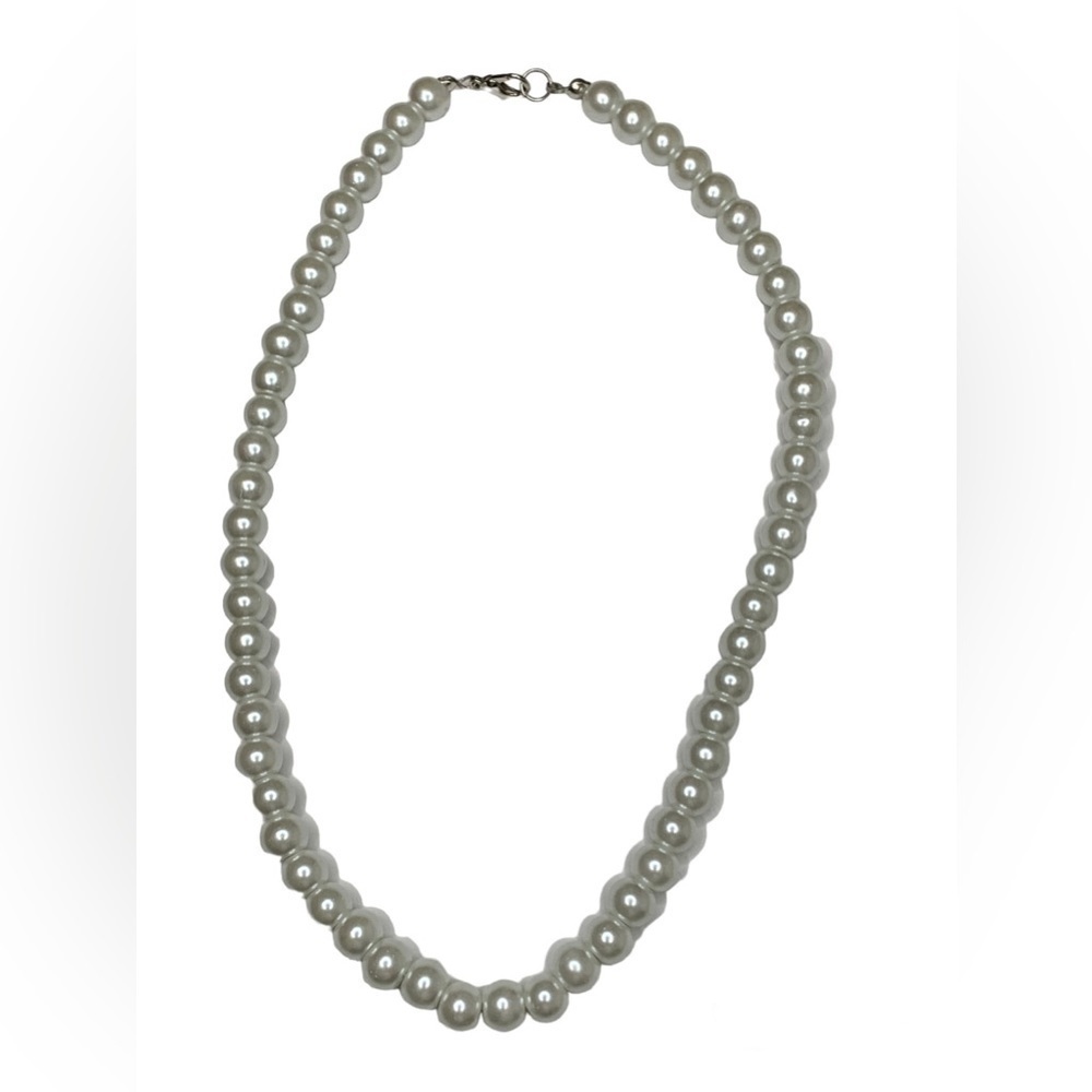 Pearl necklace